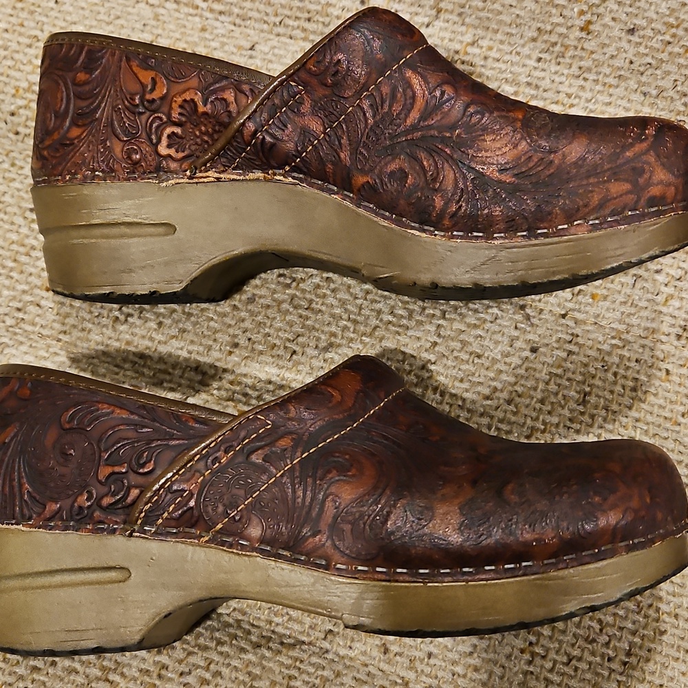 Sanita Brown Embossed Leather Clogs EU 40 - Picture 6 of 7